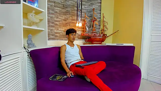 Holdme Hot online show from 09/13/25, 03:28