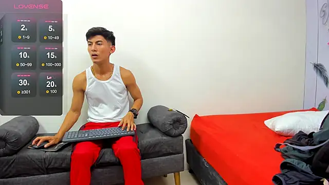 Holdme Hot online show from 09/24/25, 03:32