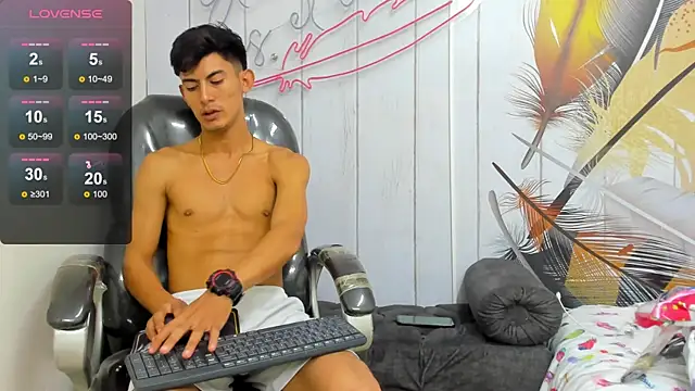 Holdme Hot online show from 09/28/25, 02:39