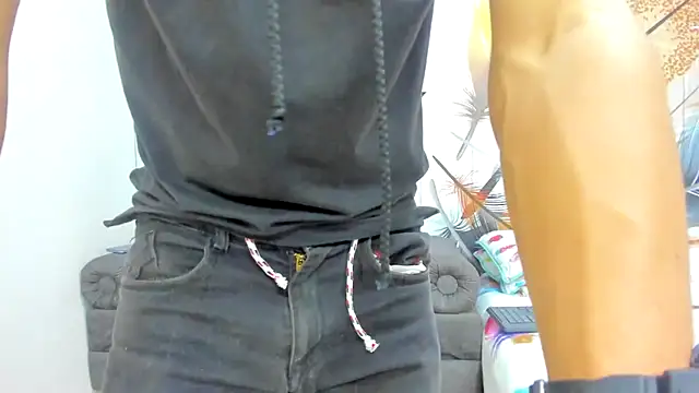 Holdme Hot online show from 10/18/25, 04:04