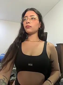 Snapshot of CatadeLuca chatting on 04/06/26, 03:35 CatadeLuca online show from 04/06/26, 03:35