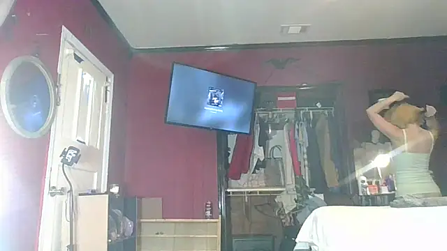 Snapshot of TaylorMade2223 chatting on 09/11/25, 05:02 TaylorMade2223 online show from 09/11/25, 05:02