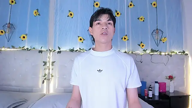 AleAurarashi online show from 11/07/25, 01:49