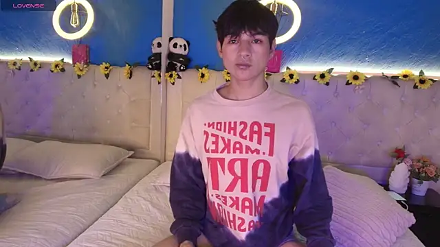 AleAurarashi online show from 03/29/26, 08:14