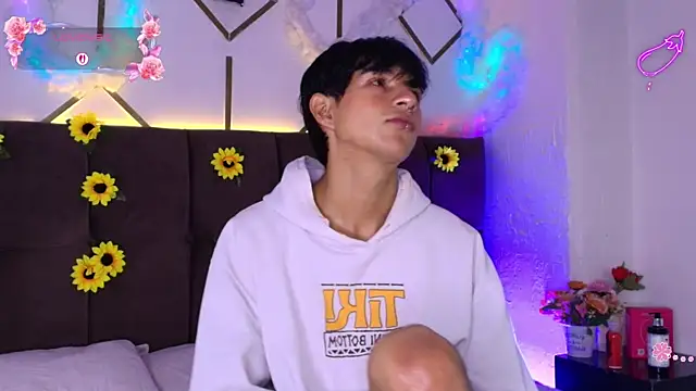 AleAurarashi online show from 04/15/26, 04:14