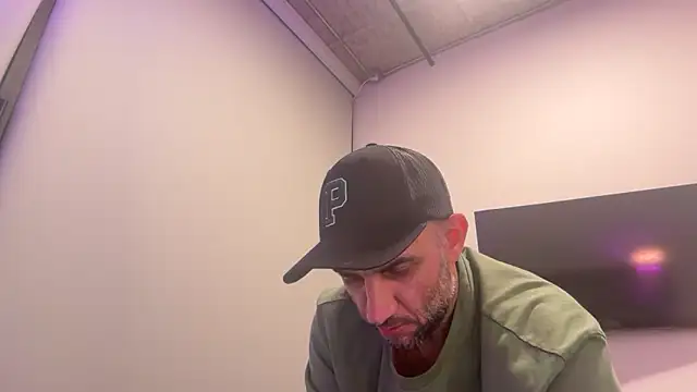 Snapshot of Hothotboyg chatting on 03/26/26, 06:30 Hothotboyg online show from 03/26/26, 06:30