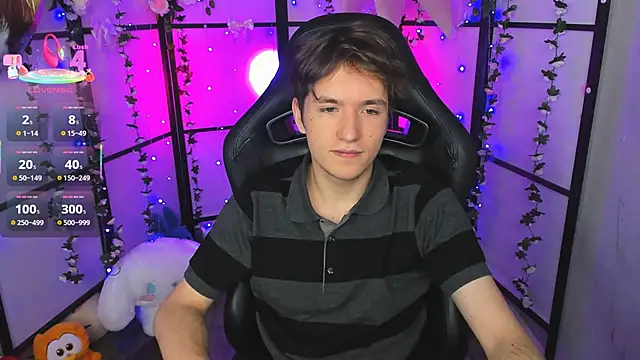 Snapshot of Ethan_Rivers chatting on 09/26/25, 05:44 Ethan Rivers online show from 09/26/25, 05:44