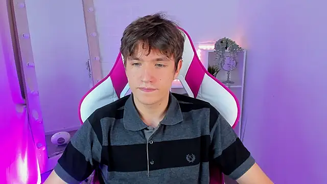 Snapshot of Ethan_Rivers chatting on 10/02/25, 09:00 Ethan Rivers online show from 10/02/25, 09:00