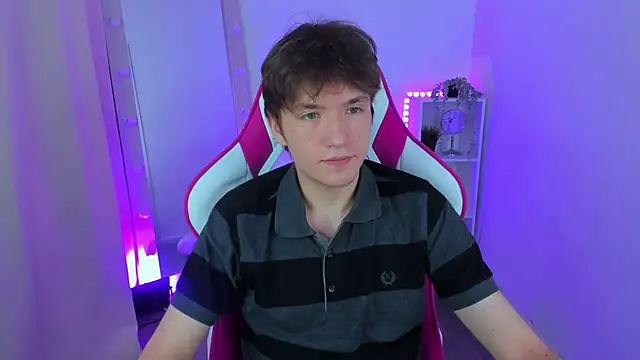 Snapshot of Ethan_Rivers chatting on 10/08/25, 08:50 Ethan Rivers online show from 10/08/25, 08:50