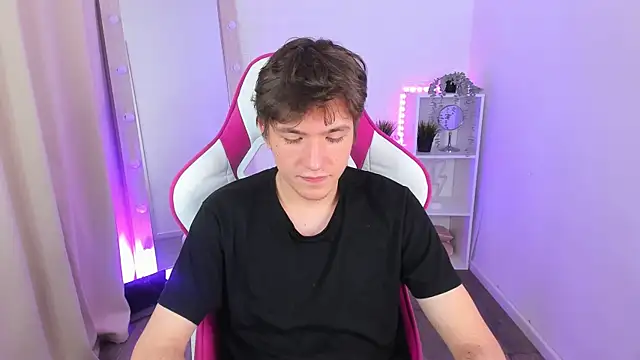 Snapshot of Ethan_Rivers chatting on 10/09/25, 08:51 Ethan Rivers online show from 10/09/25, 08:51