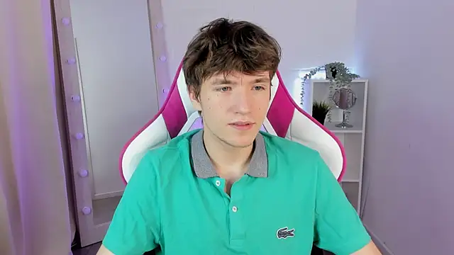 Snapshot of Ethan_Rivers chatting on 10/12/25, 08:41 Ethan Rivers online show from 10/12/25, 08:41