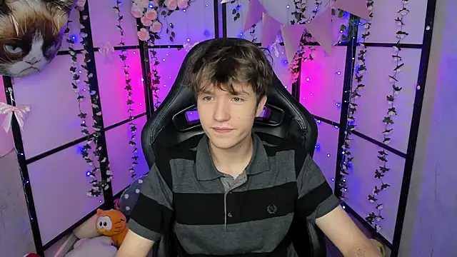 Snapshot of Ethan_Rivers chatting on 10/15/25, 08:53 Ethan Rivers online show from 10/15/25, 08:53