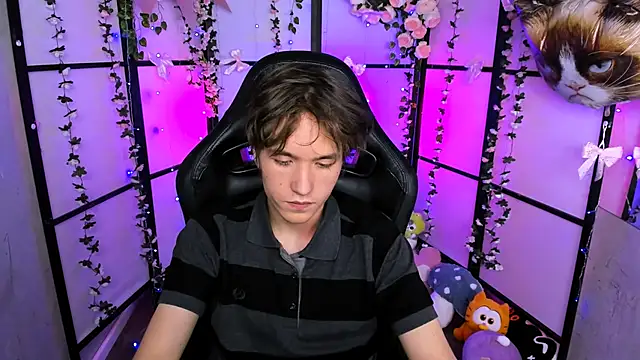 Snapshot of Ethan_Rivers chatting on 11/06/25, 12:50 Ethan Rivers online show from 11/06/25, 12:50