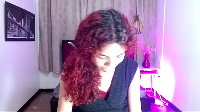Snapshot of luisa__torres chatting on 06/25/26, 03:17 luisa torres online show from 06/25/26, 03:17