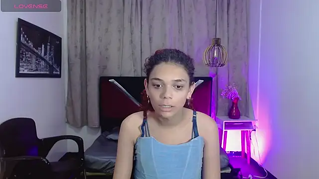Snapshot of luisa__torres chatting on 07/26/26, 03:04 luisa torres online show from 07/26/26, 03:04