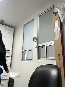 Snapshot of marianm29 chatting on 04/03/26, 01:03 marianm29 online show from 04/03/26, 01:03