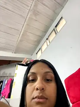 Snapshot of Messy-diana21 chatting on 11/08/25, 07:34 Messy-diana21 online show from 11/08/25, 07:34