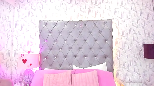 Snapshot of ScarletMore chatting on 03/09/26, 02:15 ScarletMore online show from 03/09/26, 02:15