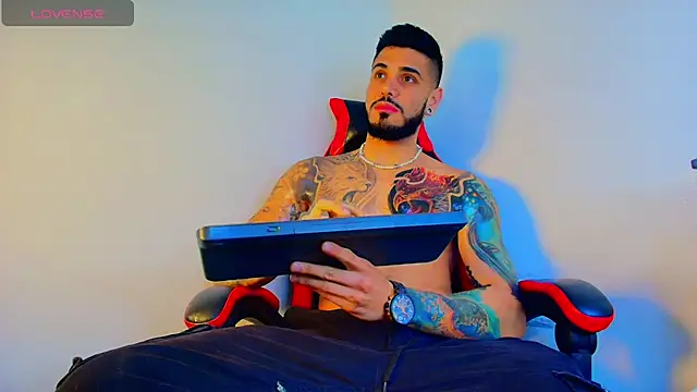 amodeus bael  online show from 11/01/25, 03:19