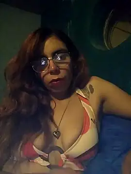 Snapshot of Apineapple07 chatting on 04/25/26, 04:59 Apineapple07 online show from 04/25/26, 04:59