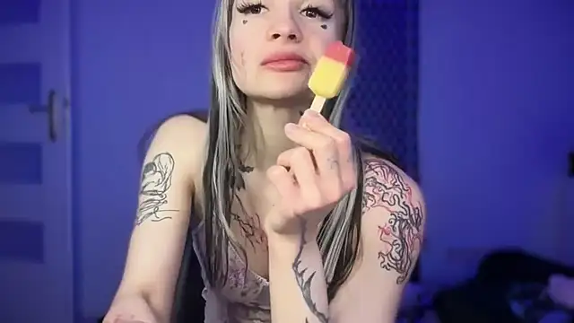 Snapshot of FluffySlutt chatting on 03/11/26, 01:55 FluffySlutt online show from 03/11/26, 01:55