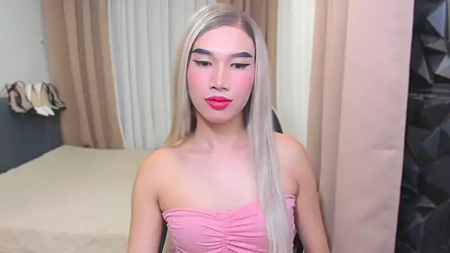 MaxCollins online show from 12/21/25, 09:16