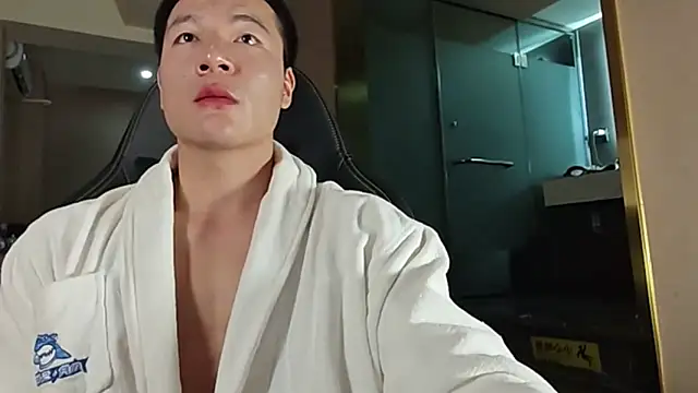 Snapshot of AAASuck chatting on 12/19/25, 02:13 AAASuck online show from 12/19/25, 02:13