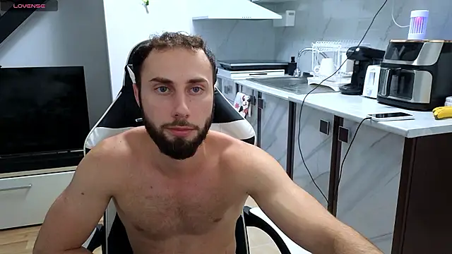 Snapshot of RyanStorm_ chatting on 07/12/26, 06:43 RyanStorm online show from 07/12/26, 06:43