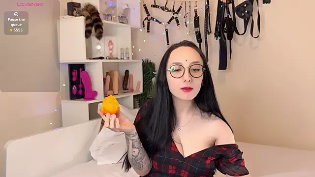 Jinhee Tiny online show from 11/05/25, 01:05