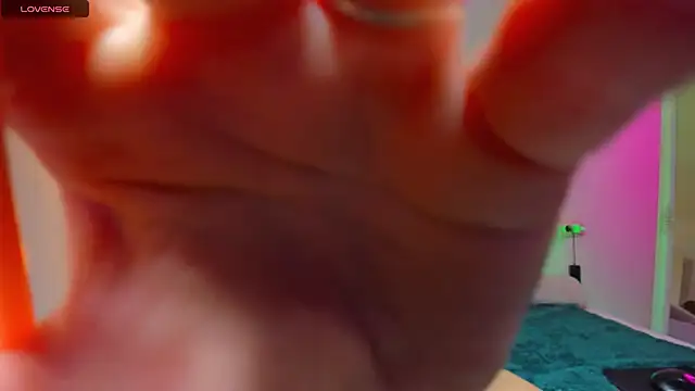 ArinaWinss online show from 10/08/25, 06:11