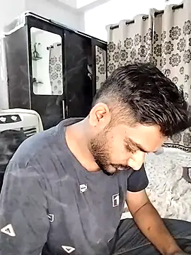 Snapshot of avi007p chatting on 03/19/26, 05:28 avi007p online show from 03/19/26, 05:28