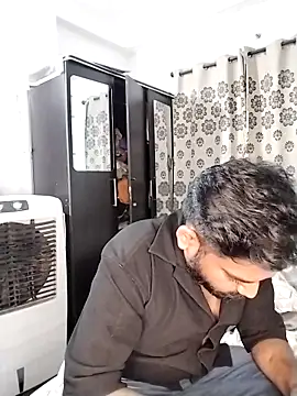 Snapshot of avi007p chatting on 04/01/26, 05:10 avi007p online show from 04/01/26, 05:10