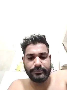 Snapshot of avi007p chatting on 05/10/26, 03:44 avi007p online show from 05/10/26, 03:44