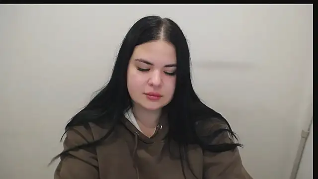 Snapshot of _Trisha_li chatting on 11/08/25, 07:19 Trisha li online show from 11/08/25, 07:19