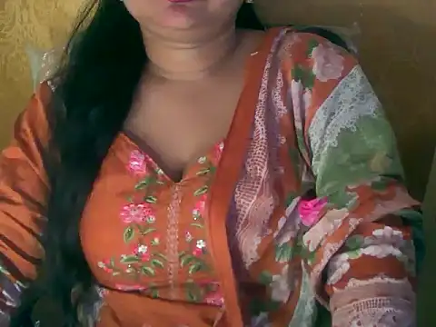 Saniya K online show from 10/16/25, 06:47