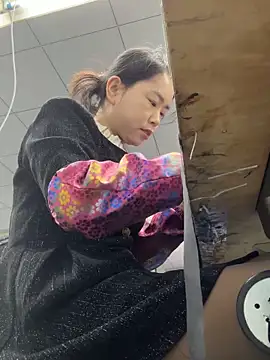 Snapshot of DHJM168 chatting on 11/19/25, 01:38 DHJM168 online show from 11/19/25, 01:38