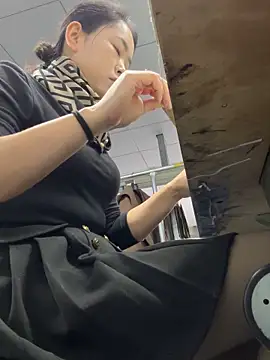 Snapshot of DHJM168 chatting on 12/02/25, 12:38 DHJM168 online show from 12/02/25, 12:38