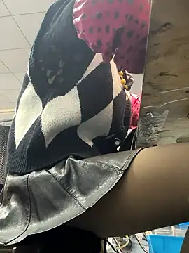 Snapshot of DHJM168 chatting on 01/09/26, 01:08 DHJM168 online show from 01/09/26, 01:08