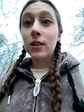 FroggyAnna online show from 10/26/25, 02:12