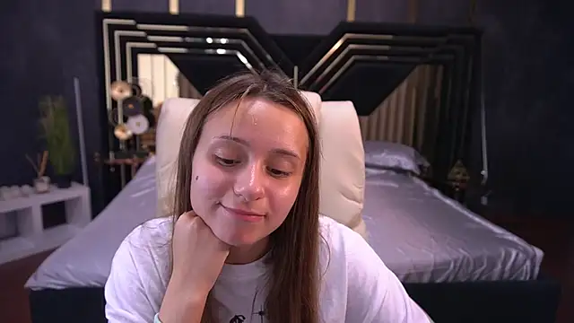 AnnaPearl online show from 09/23/25, 08:34