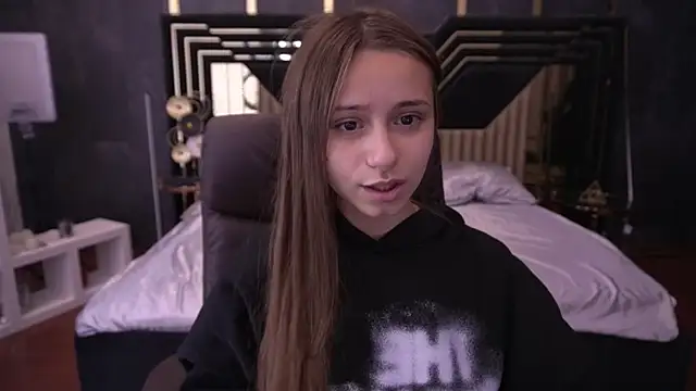 AnnaPearl online show from 10/15/25, 08:09