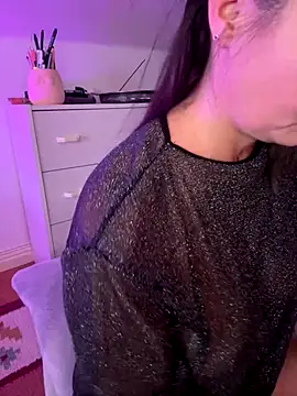 Snapshot of TheNaturalistX chatting on 09/22/25, 12:40 TheNaturalistX online show from 09/22/25, 12:40