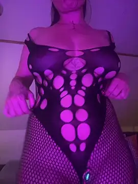 Snapshot of TheNaturalistX chatting on 10/19/25, 04:51 TheNaturalistX online show from 10/19/25, 04:51