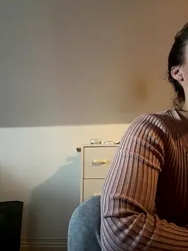 Snapshot of TheNaturalistX chatting on 11/17/25, 11:38 TheNaturalistX online show from 11/17/25, 11:38