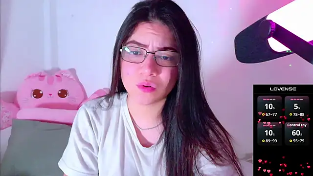 Snapshot of SofiKray chatting on 12/22/25, 09:56 SofiKray online show from 12/22/25, 09:56