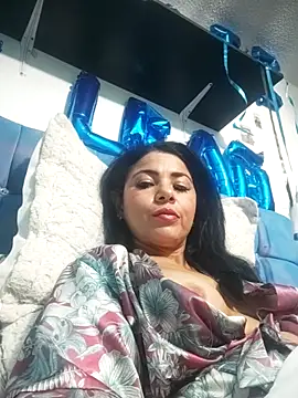 Snapshot of estrellahot01 chatting on 09/19/25, 03:19 estrellahot01 online show from 09/19/25, 03:19