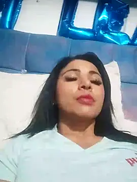 Snapshot of estrellahot01 chatting on 09/20/25, 04:46 estrellahot01 online show from 09/20/25, 04:46