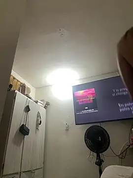 Snapshot of skullvalu chatting on 04/11/26, 10:03 skullvalu online show from 04/11/26, 10:03