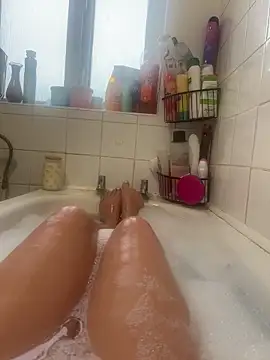 Snapshot of Imogenbabyyy chatting on 09/10/25, 05:24 Imogenbabyyy online show from 09/10/25, 05:24