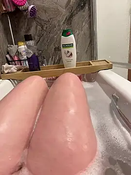 Snapshot of Imogenbabyyy chatting on 04/10/26, 07:18 Imogenbabyyy online show from 04/10/26, 07:18